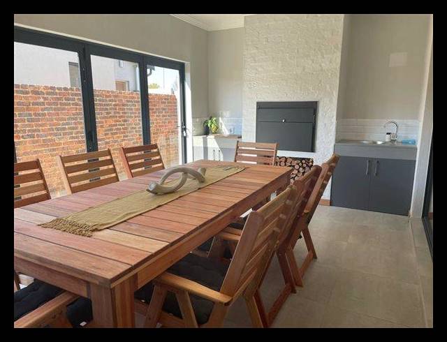 3 BEDROOM CLUSTER FOR SALE IN POMONA